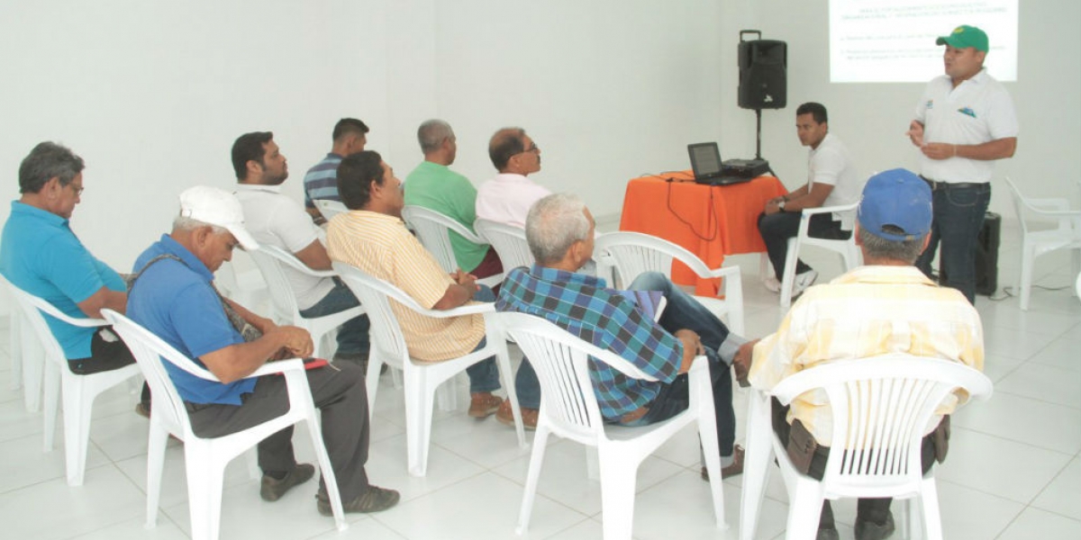 Alcaldía de Santa Marta Socialización de acciones que se llevarán a cabo en favor del sector pesquero de Santa Marta.