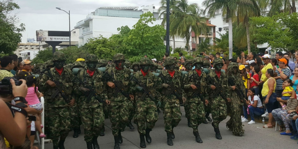 Seguimiento.co El desfile culminará en el Batallón Córdoba.