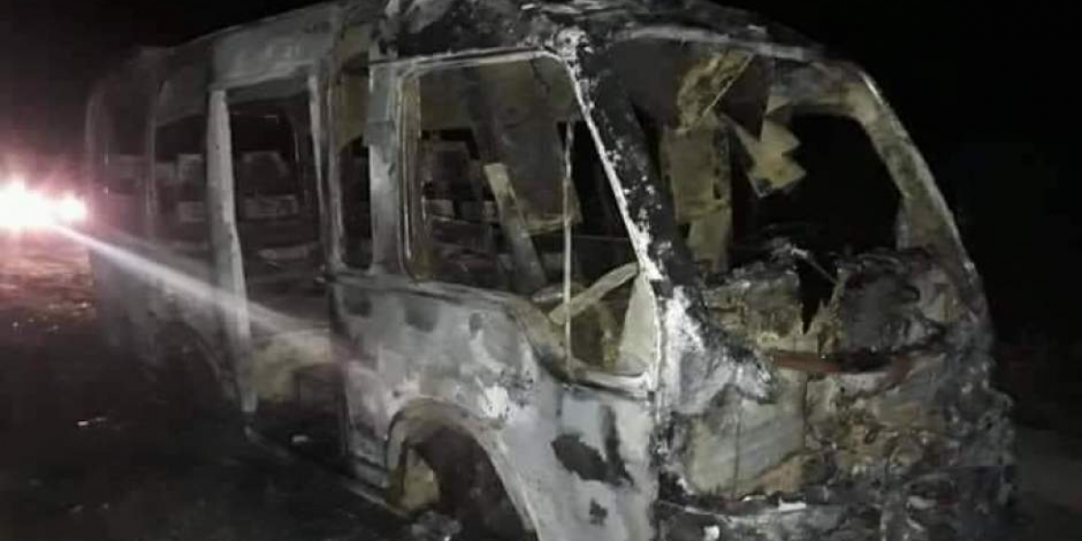 Cortesía. Así quedó el bus.