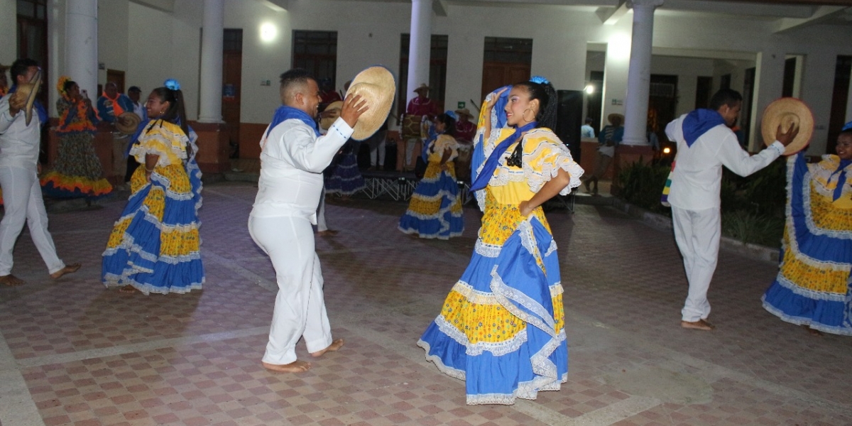 Archivo Las danzas del Magdalena y Cesar se tomaron el Centro Cultural San Juan Nepomuceno.