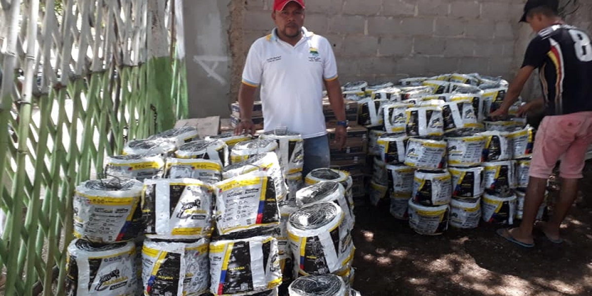 Cortesía Algunos de los implementos que fueron entregados a los ganaderos del municipio de Pijiño del Carmen.