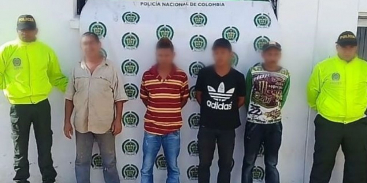 Policía Hombres capturados en El Difícil.