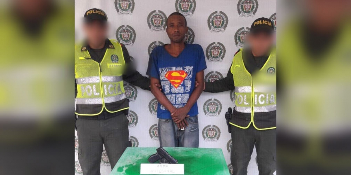 Policía Werney Palacio, capturado en Zona Bananera.