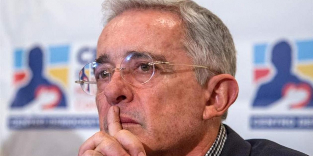  El Senador Álvaro Uribe.