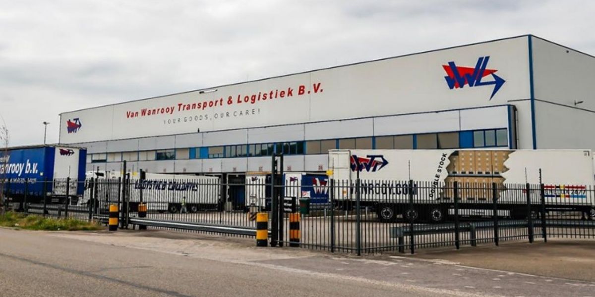 Omroepbrabant.nl El lunes, la policía allanó la empresa de transporte después de que se encontró un contenedor con 3500 kilos de cocaína en el puerto de Amberes.