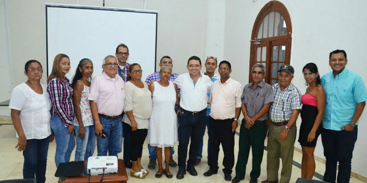 Reunión entre el Alcalde y líderes del sector de Palangana.