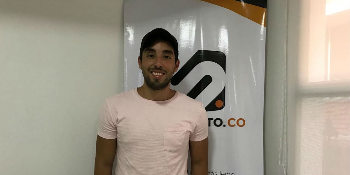 Seguimiento.co El acordeonero estuvo en las instalaciones de Seguimiento.co