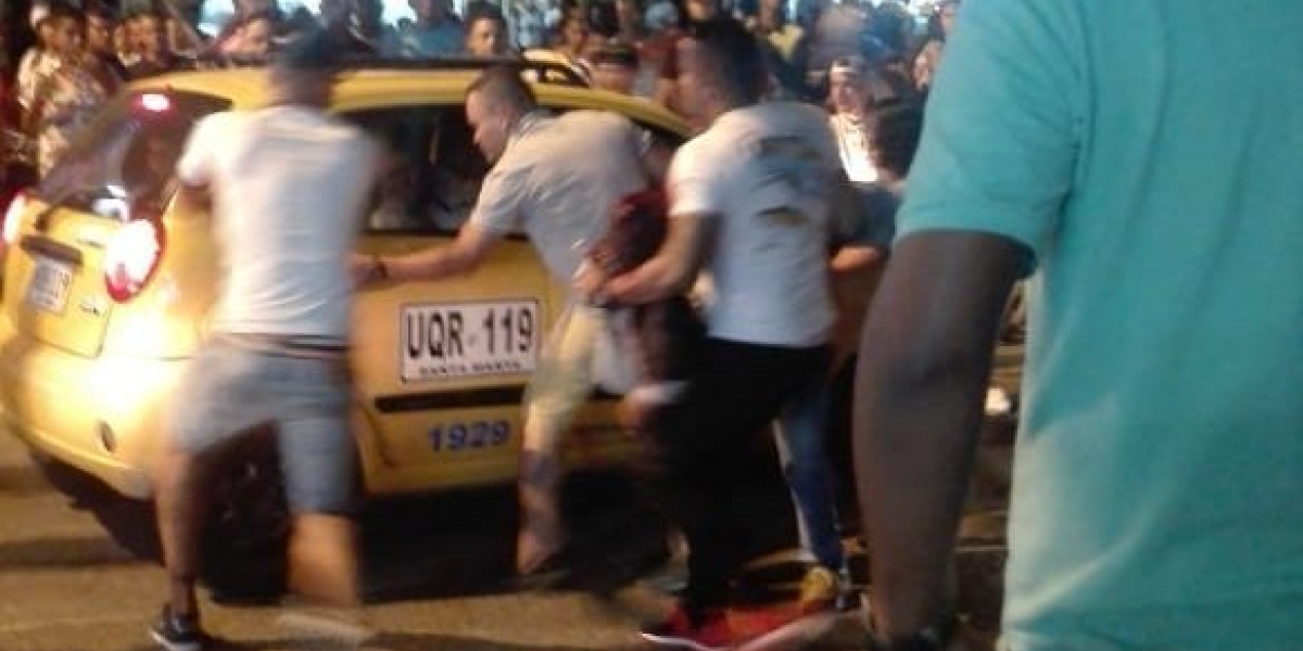 Cortesía La víctima fue trasladada en un taxi a la Clínica Bahía, donde horas después falleció.