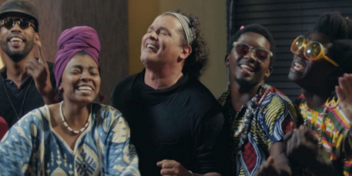 Carlos Vives en su nuevo video musical