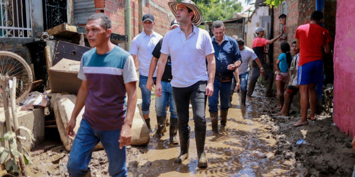 Cortesía El Mello reunido con simpatizantes de su campaña.