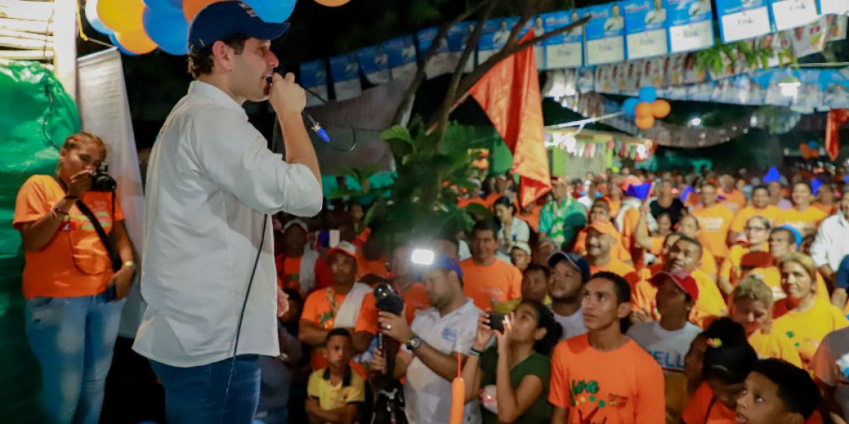 cortesía El Mello reunido con simpatizantes de su aspiración.