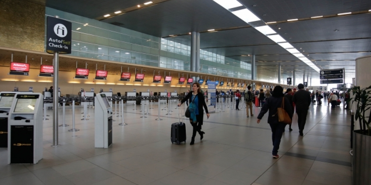 LA FM Aeropuerto El Dorado