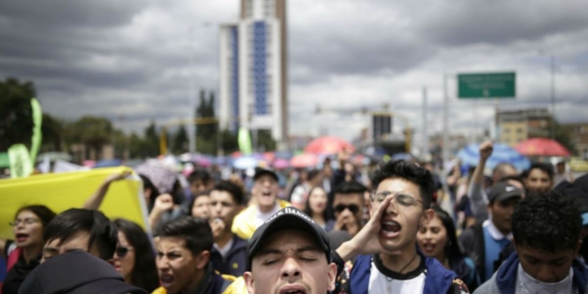 LA FM Marchas