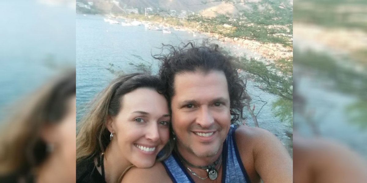 Carlos Vives Carlos Vives y Claudia Elena Vásquez, de paseo por Taganga.