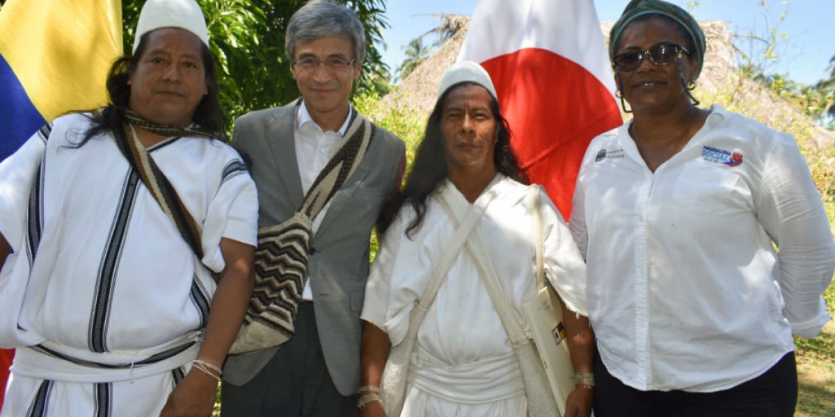 Cortesía El embajador de Japón Keiishiro Morishita visitó el resguardo indígena de Bunkwimake en la Sierra Nevada de Santa Marta