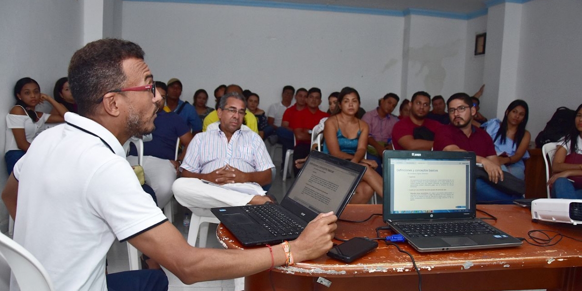 Alcaldía de Santa Marta Los encuestadores y supervisores están siendo capacitados.