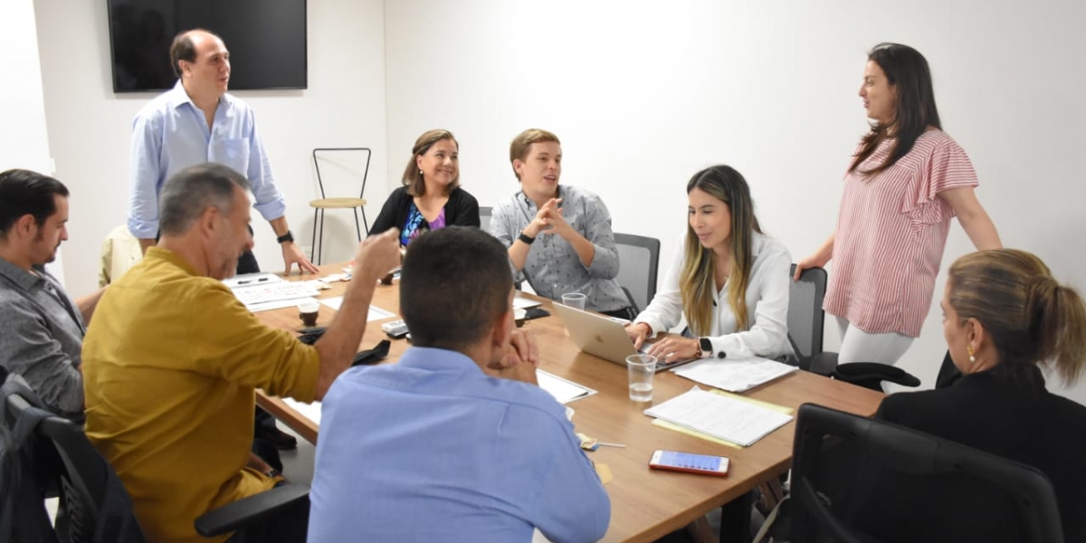 Consejería para las Regiones. Durante largas jornadas de trabajo también se definieron detalles sobre la muestra gastronómica que se degustará en la Asamblea BID 2020.