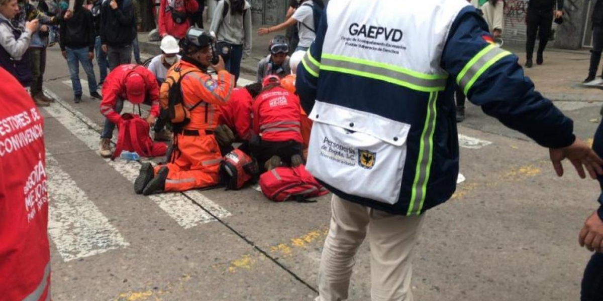 Al joven lo tuvieron que reanimar en la calle.