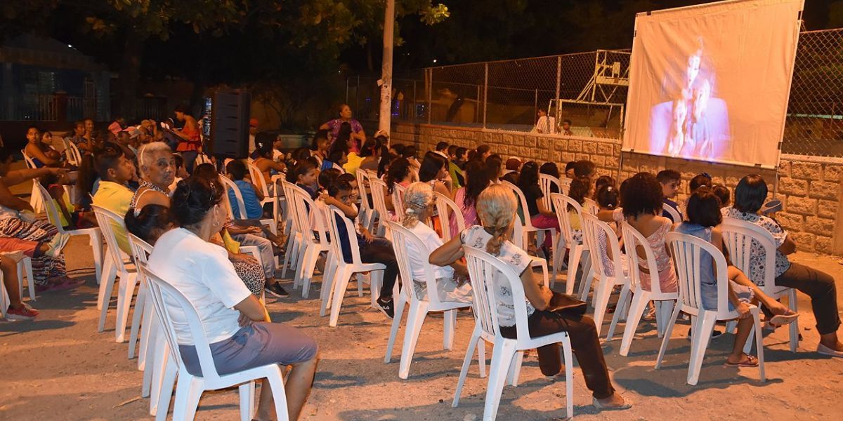 Twitter Setp Cine al Barrio