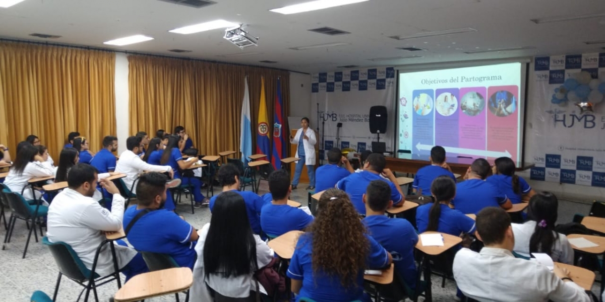 Twitter @hujuliomendezb Capacitaciones y taller
