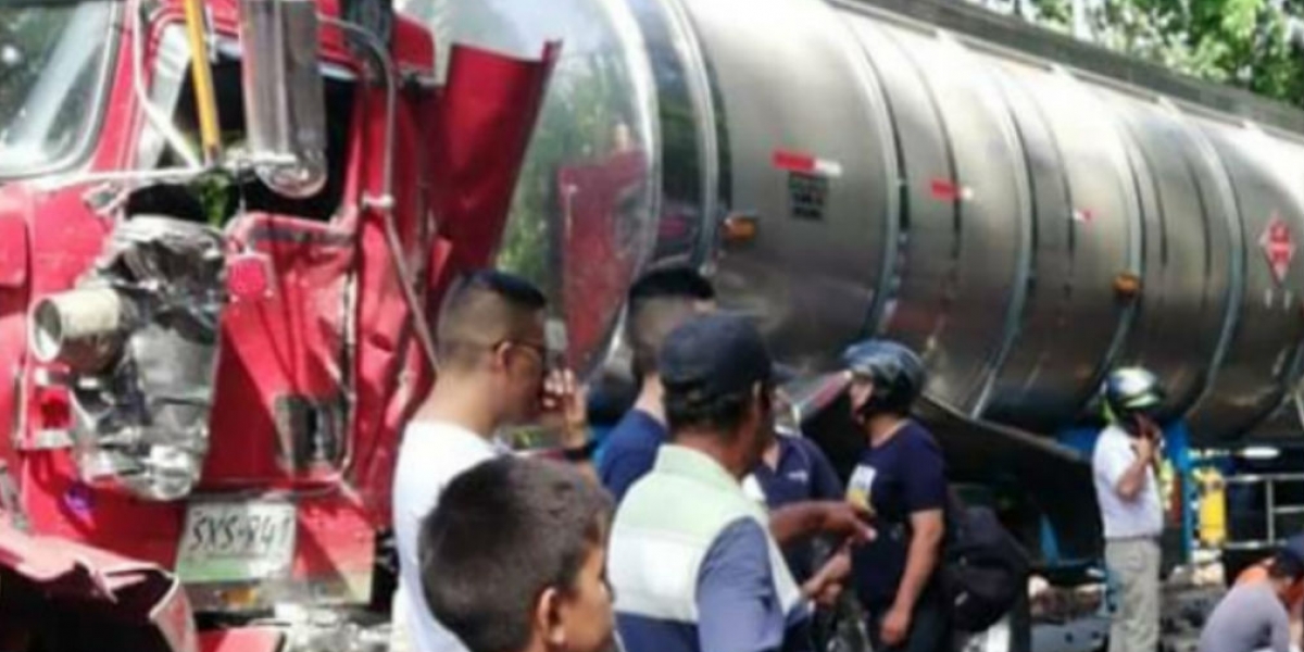 Cortesía Sánchez Avendaño conducía un camión y chocó contra una tractomula.
