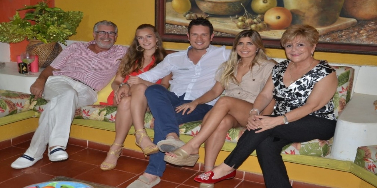 Eusebio Cabrales, Isabella Cabrales, Daniel Cabrales, María Fernanda Rodríguez y Martha Ligia Méndez.