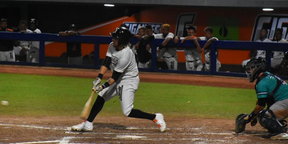 Zona Cero Caimanes no logró conectar bien con el madero pero aprovechó para ganar.