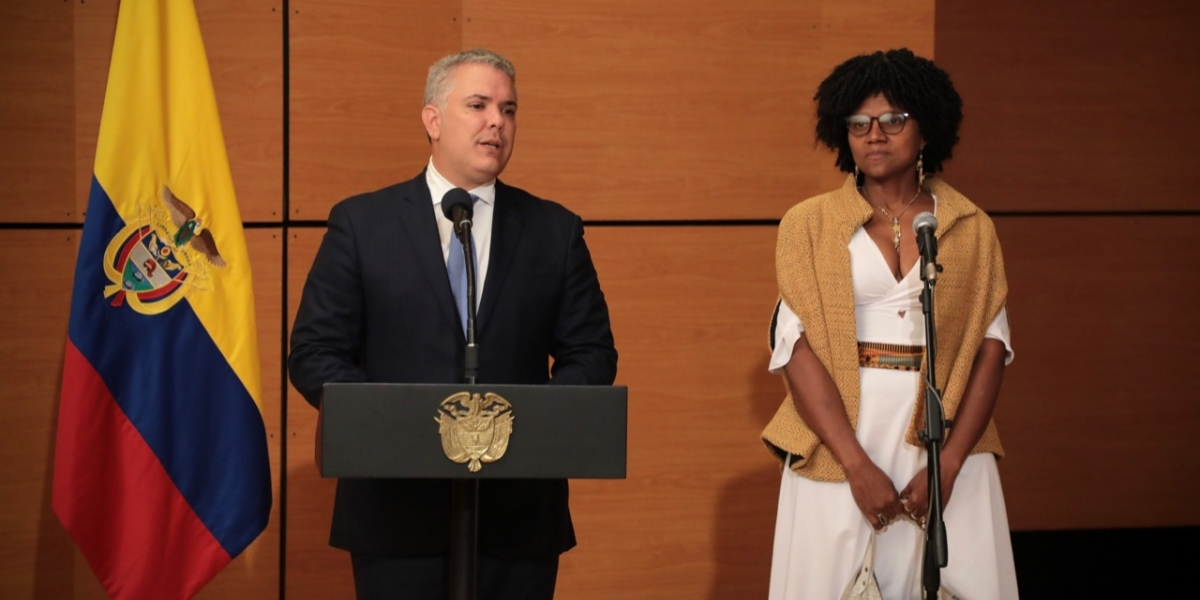 El presidente Iván Duque y la nueva ministra de Ciencia, Tecnología e Innovación, Mabel Torres.