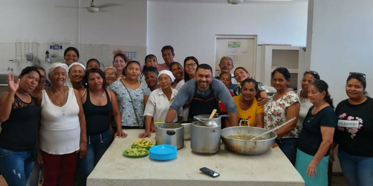 Alcaldía de Santa Marta Las clases se dictan en la cocina de la IED Técnica INEM Simón Bolívar.