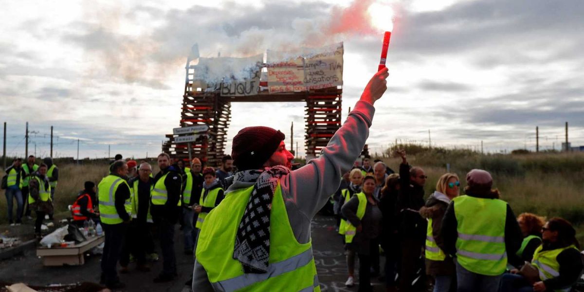 RTVE-Archivo Los enfrentamientos tuvieron lugar en la puerta de la Asamblea Nacional.