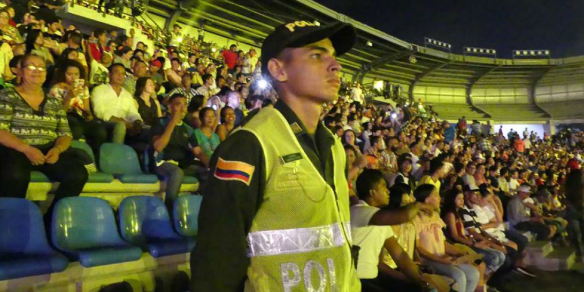 Policía Metropolitana 450 hombres de la Policía prestarán seguridad antes, durante y después del partido.