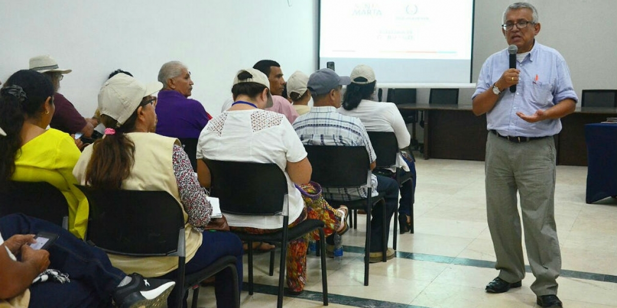 Seguimiento.co Varios hechos polémicos ha presentado el funcionario distrital.
