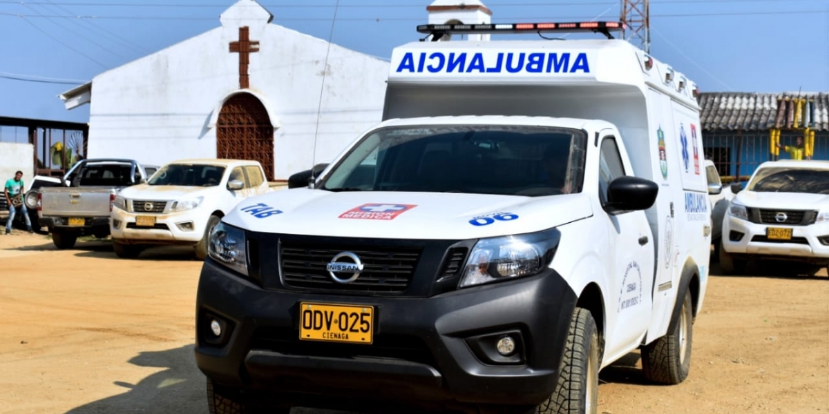  La ambulancia cuenta con características especiales que le permiten desplazarse con facilidad por terrenos difíciles.