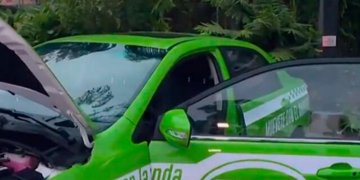 Primer taxi eléctrico en Medellín