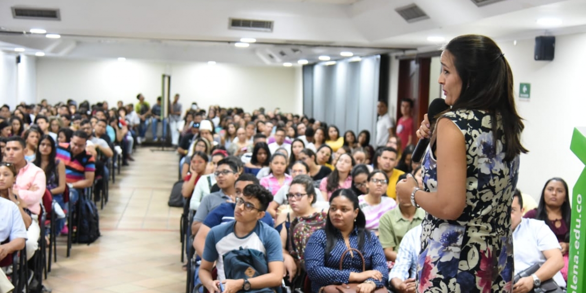 La Universidad del Magdalena abrió un espacio de reflexión con los panelistas invitados sobre la inversión extranjera, la cultura y el turismo en el departamento del Magdalena.