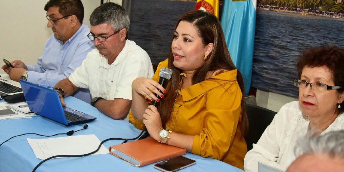 La alcaldesa (e) Aura Carolina García se reunió con los pares académicos. 