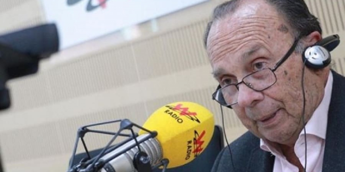W Radio Hernán Peláez.