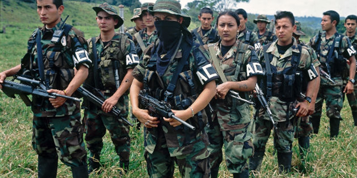 Semana.com Investigan nexos de paramilitares con primo de expresidente Uribe