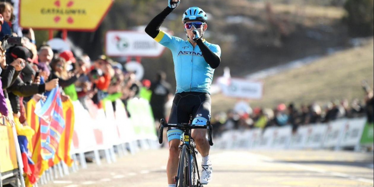 Miguel Ángel López, ciclista colombiano, se impone en La Molina. 