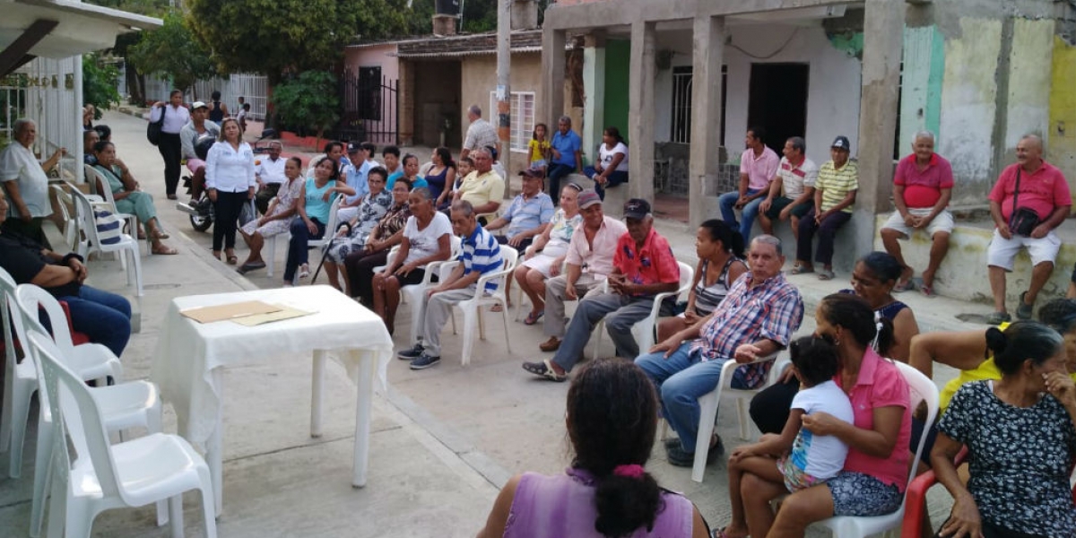 Alcaldía de Santa Marta Conformación de comités para entrega de títulos.