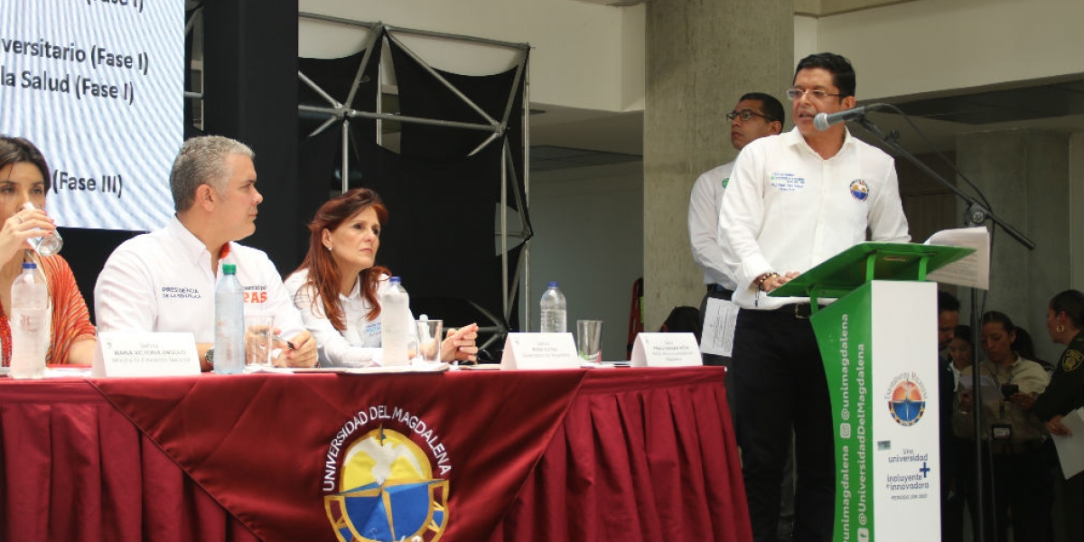 Universidad del Magdalena La petición la hizo el rector Pablo Vera ante el presidente Iván Duque.