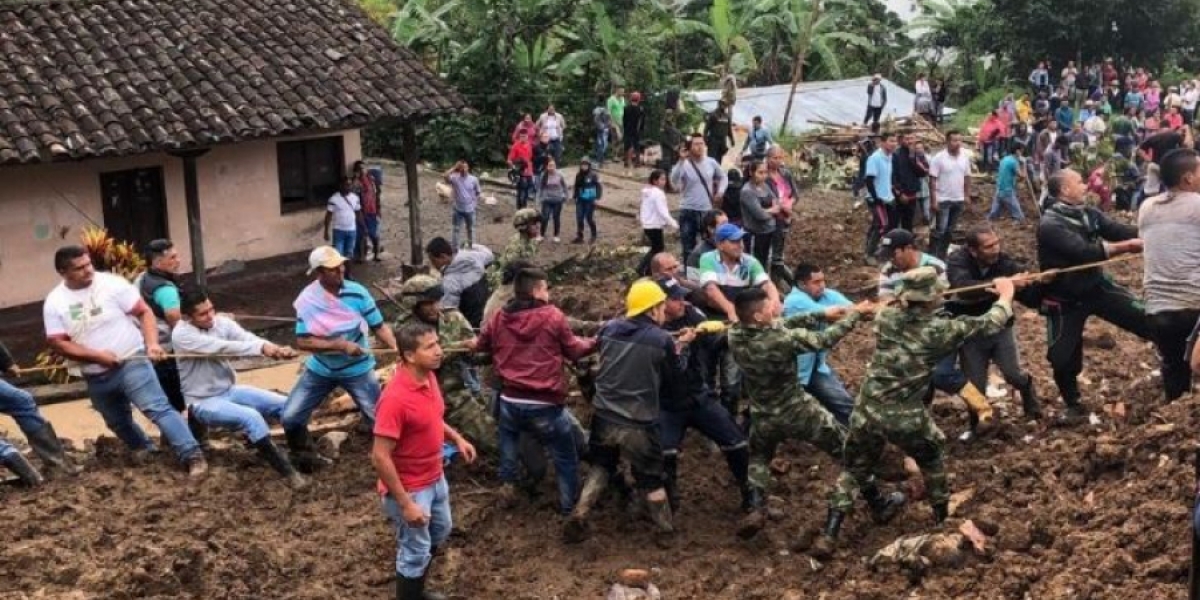 Ejército Deslizamientos de tierra en Rosas, Cauca.