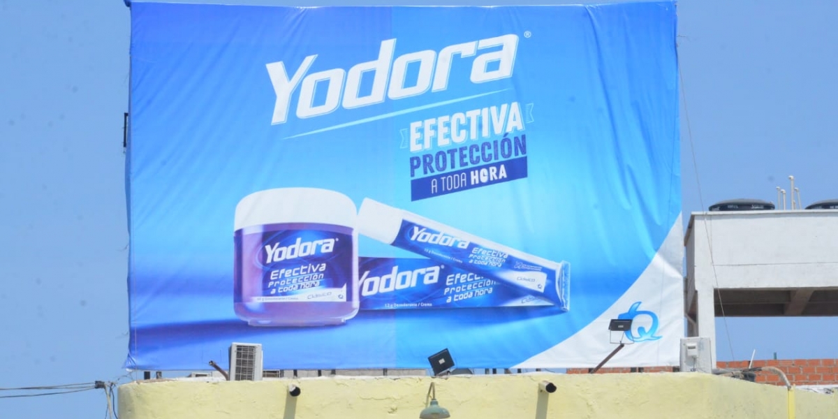 Este primero de mayo apareció la valla de una publicidad de Yodora, en vez de la de Fuerza Ciudadana.