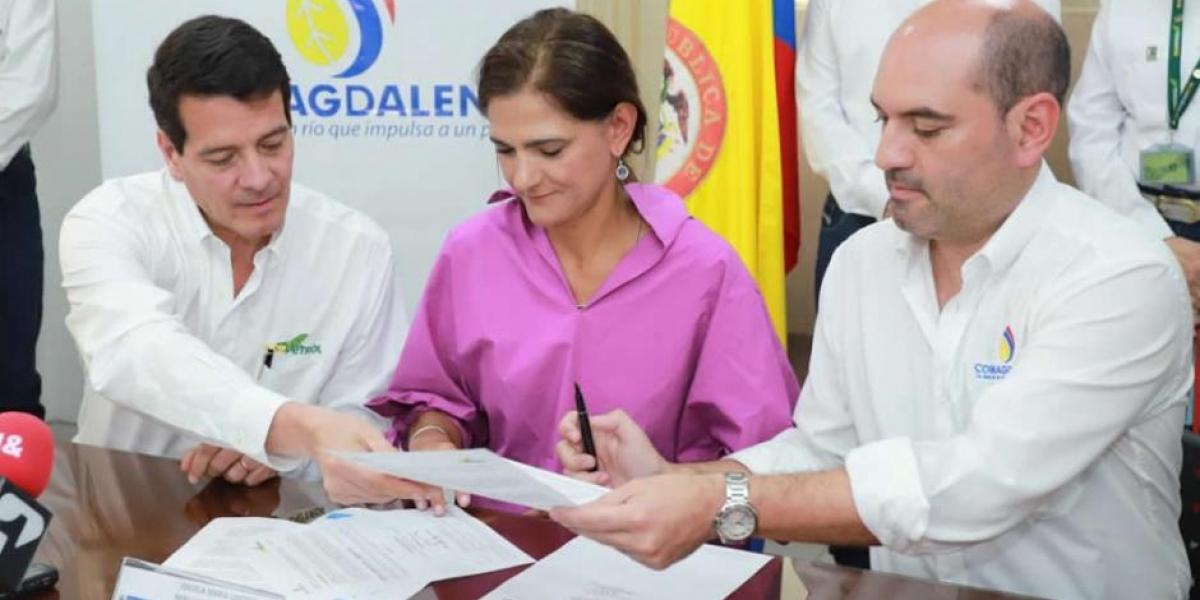 Firma del convenio entre Ecopetrol y Cormagdalena