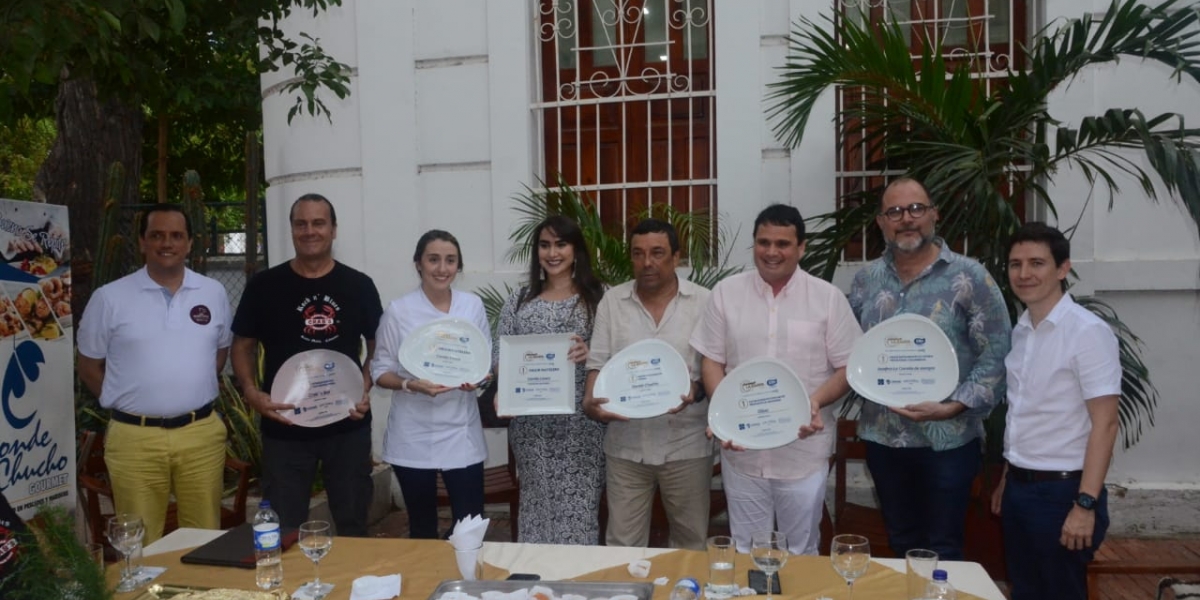 Oscar Mejía- Seguimiento.co Chefs y propietarios de restaurantes en Santa Marta ganadores de los premios La Barra