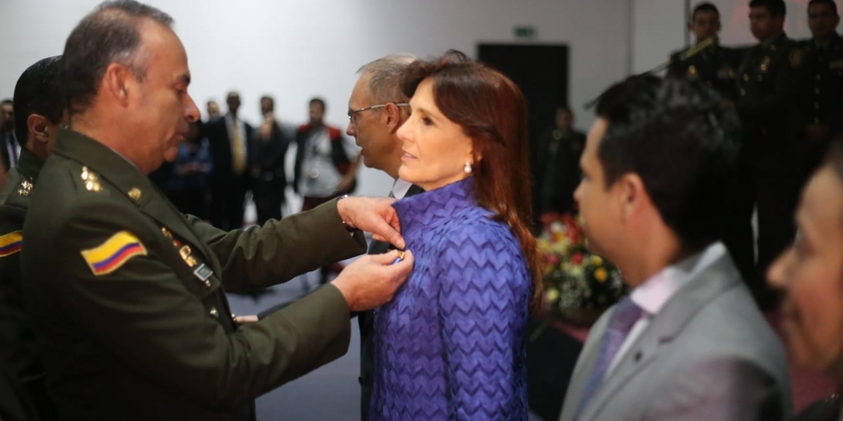 Gobernación del Magdalena Gobernadora del Magdalena recibe Medalla Antisecuestro y Antiextorsión