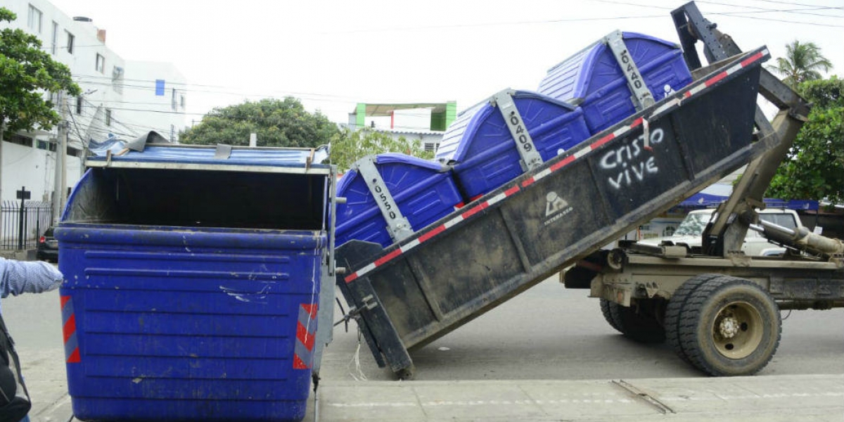 El mantenimiento de los contenedores inició este martes en el sector de El Rodadero 