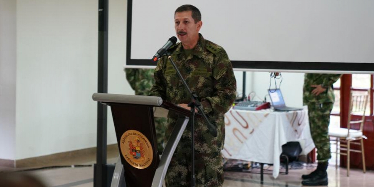 Twitter General Nicacio Martínez.