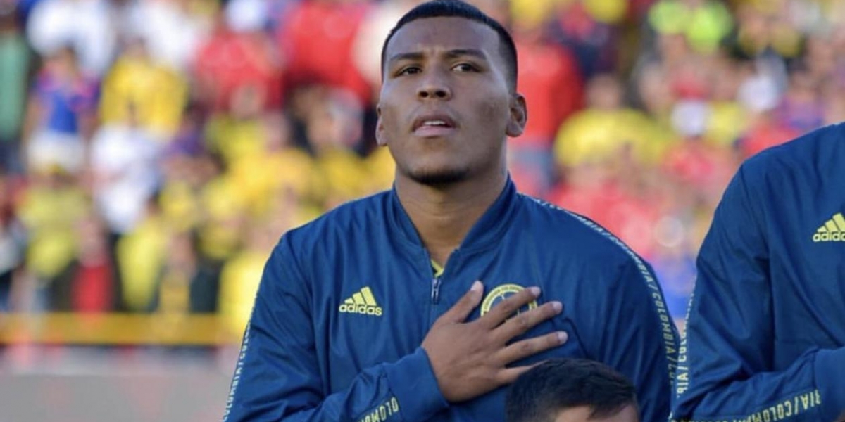 @rogermartinezt9 El delantero colombiano Roger Martínez.
