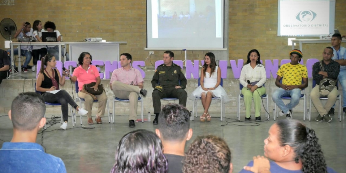 Cortesía El conversatorio se realizó en la IED Pedagógico del Caribe, sede Ciudad Equidad